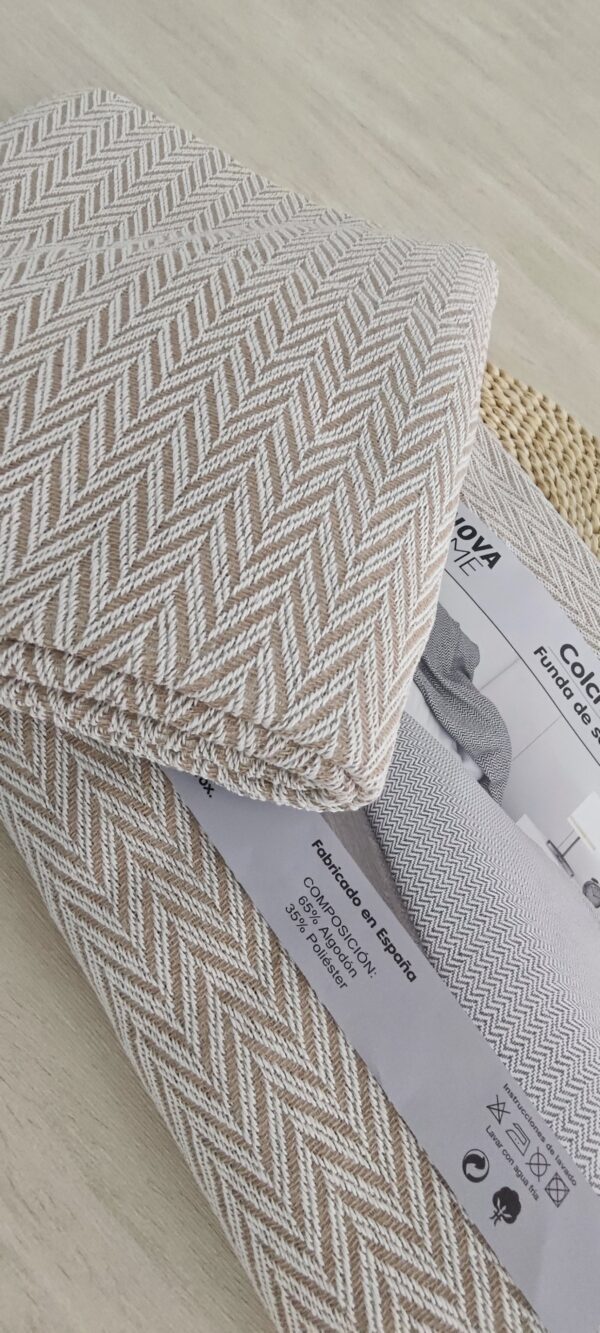 Colcha Multiusos mod ATENAS BEIGE/BLANCO - Imagen 2